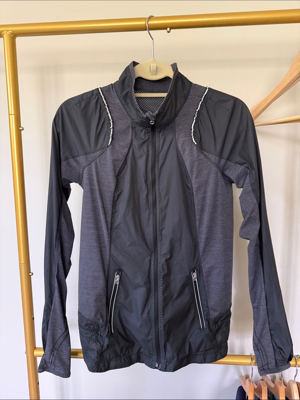 LULULEMON Run Featherweight Hybrid Jacket